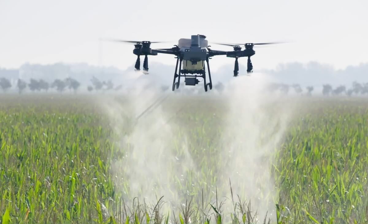 DJI Agras T25 - Drone agricole compact et intelligent
