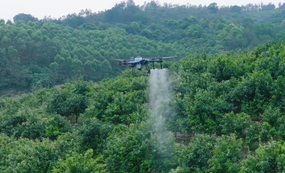 DJI Agras T25 - Drone agricole compact et intelligent