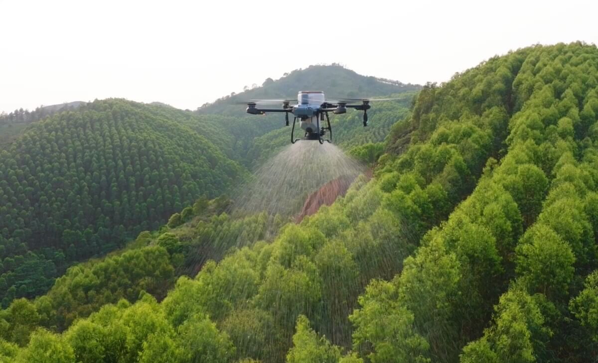 DJI Agras T25 - Drone agricole compact et intelligent